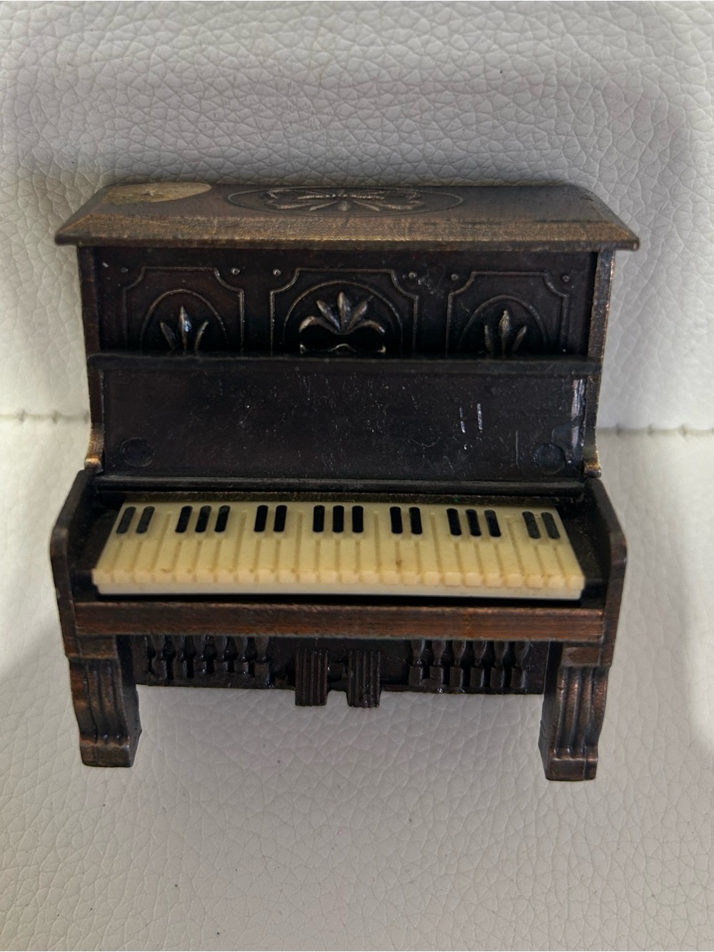 VINTAGE Miniature Ornate Upright Piano Figurine Pencil Sharpener